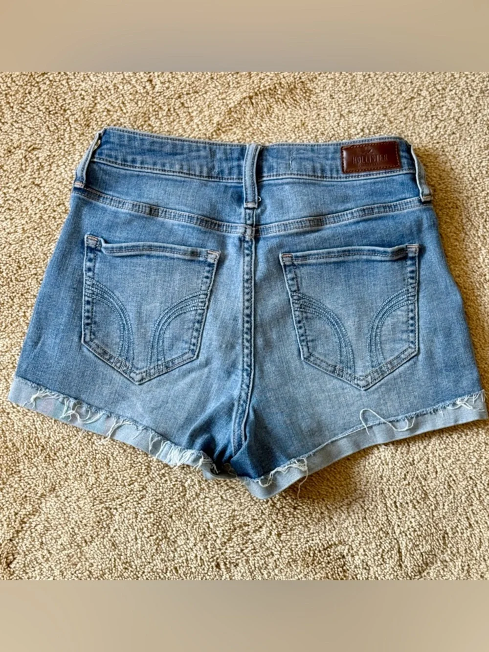 Hollister Curvy High Rise Shorts 3 in size 27 - Picture 4 of 4
